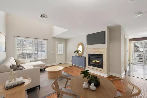 8909 Peep O Day TRL, Eden Prairie, MN 55347