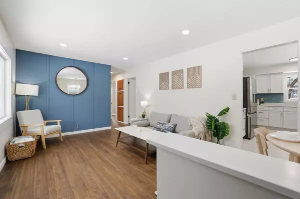 Oakdale, MN 55128,6951 11th ST N