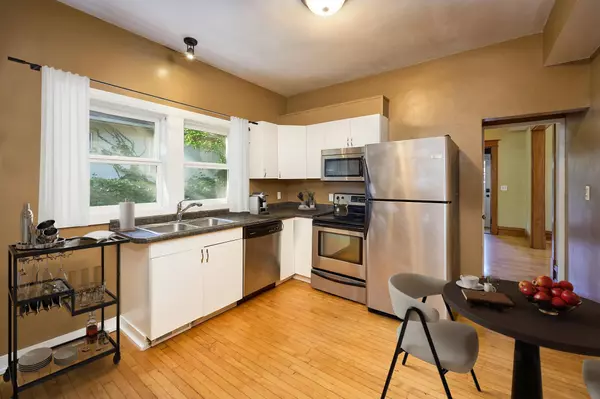 Minneapolis, MN 55414,894 23rd AVE SE