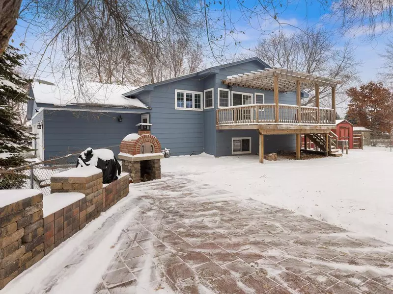 1491 Roundhouse CIR, Shakopee, MN 55379