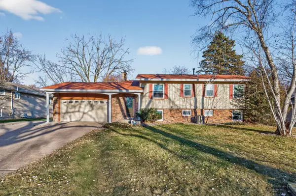 10161 Uplander ST NW, Coon Rapids, MN 55433