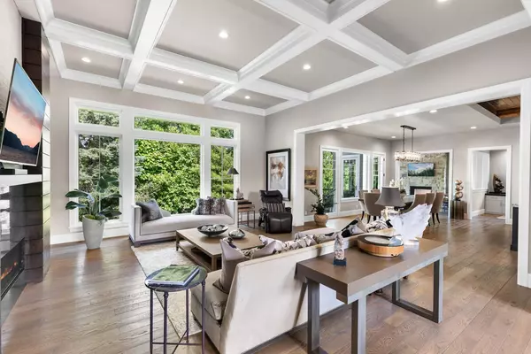 Wayzata, MN 55391,1595 Locust Hills CIR