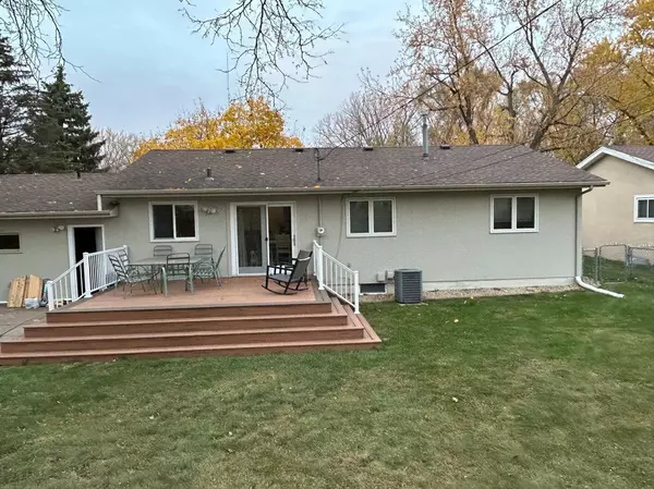 Maplewood, MN 55109,1360 County Road C E