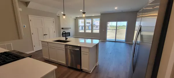 Maple Grove, MN 55369,10385 Glacier LN N