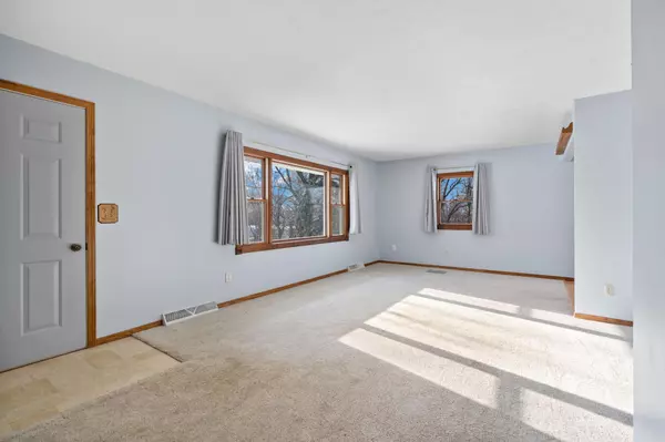 River Falls, WI 54022,806 Glover RD