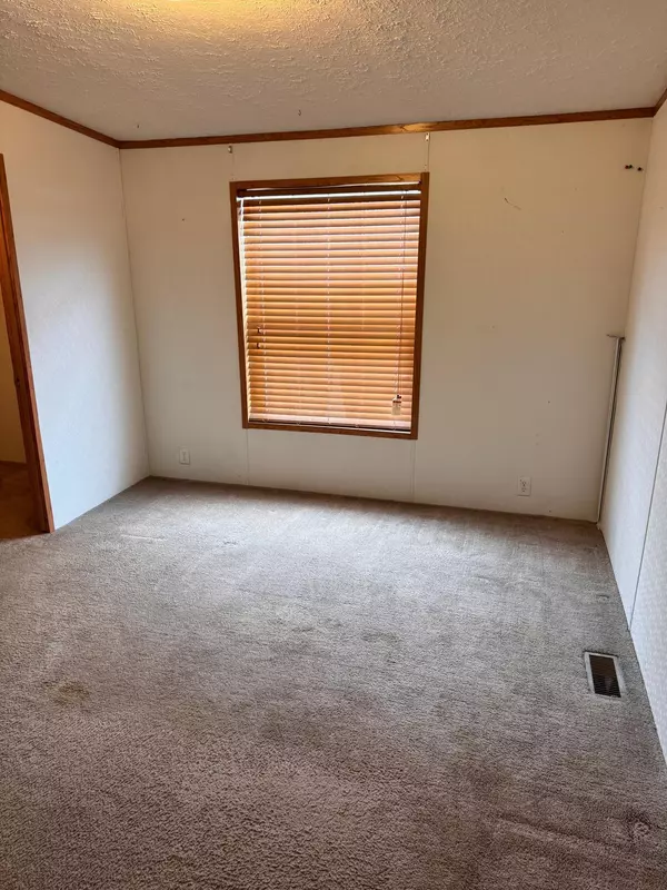 Hinckley, MN 55037,516 Main ST W