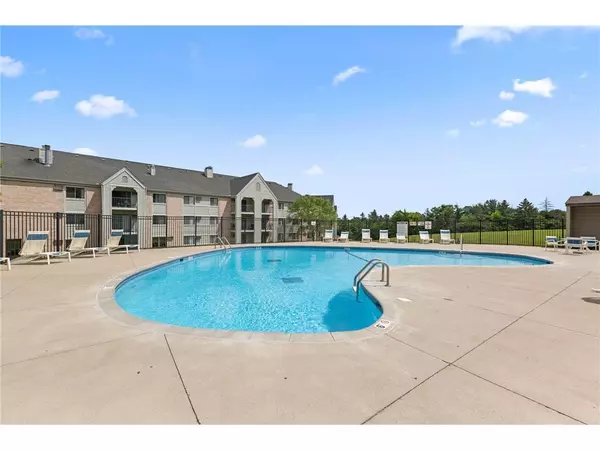 4300 Trenton LN N #2304, Plymouth, MN 55442