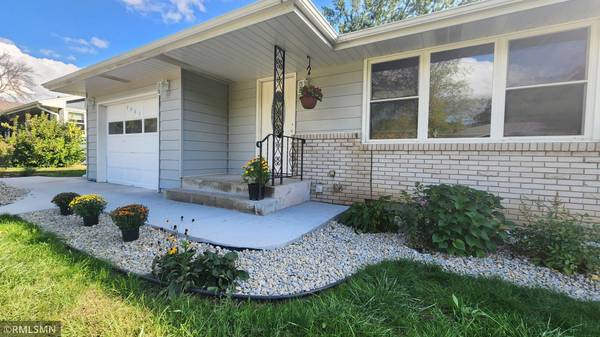 7961 59th AVE N, New Hope, MN 55428