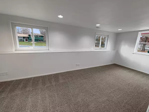 Blaine, MN 55434,901 Oak Ridge PT NE