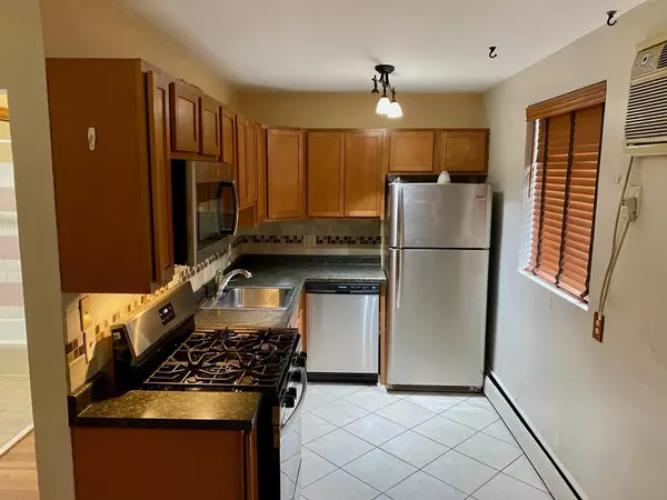 Minneapolis, MN 55418,1818 Arthur ST NE #2