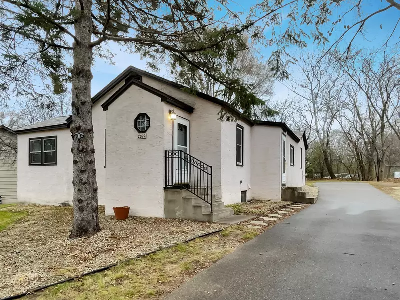 2022 English ST, Maplewood, MN 55109