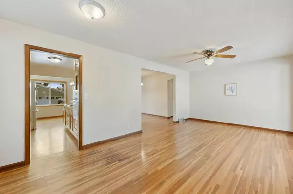 Saint Paul, MN 55119,2194 Maryland AVE E