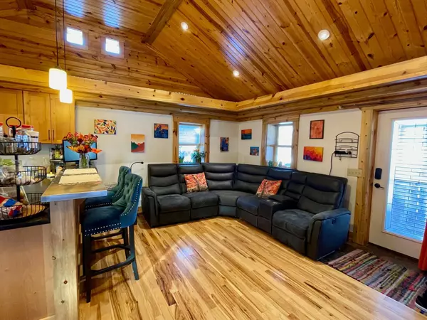 Menomonie, WI 54751,320 15th AVE W