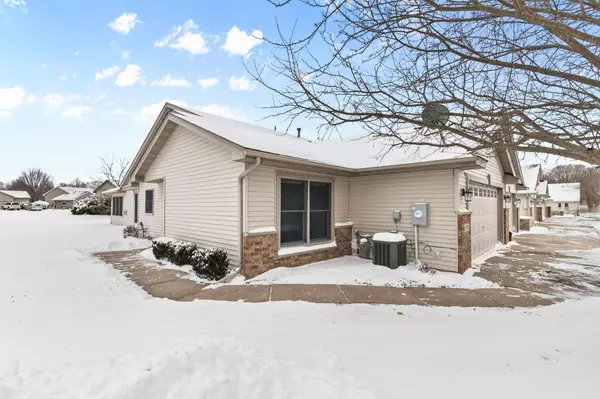 10993 Kirby BLVD, Chisago City, MN 55013