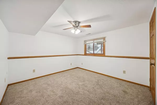 Brooklyn Park, MN 55444,9648 Vincent AVE N