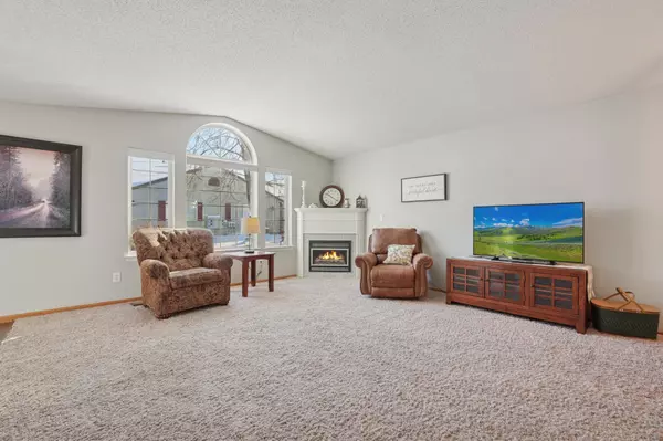 Hudson, WI 54016,1324 Carriage DR #B