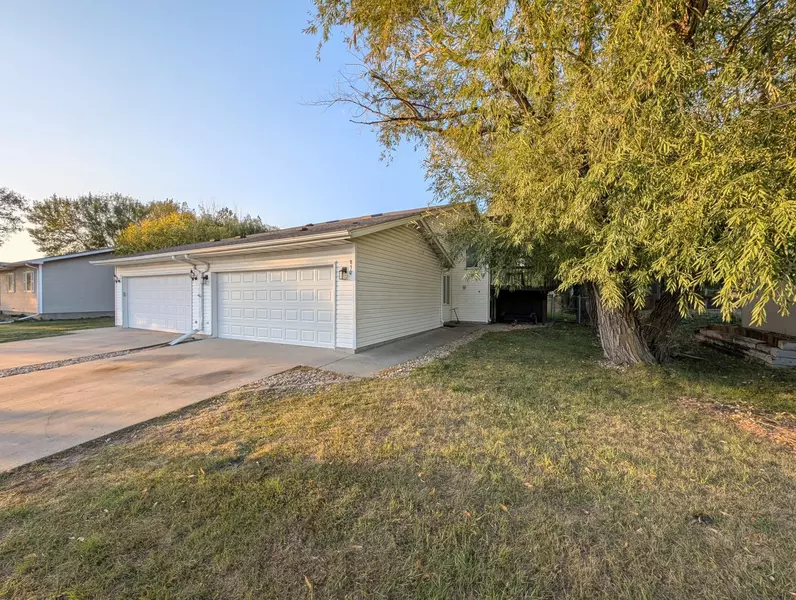 830 12th AVE W, West Fargo, ND 58078