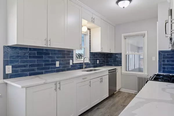 Maple Plain, MN 55359,5183 Independence ST