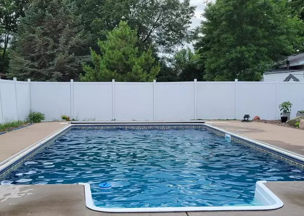 Osceola, WI 54020,512 Seminole AVE