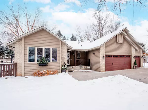 Vadnais Heights, MN 55127,129 Hemlock PL