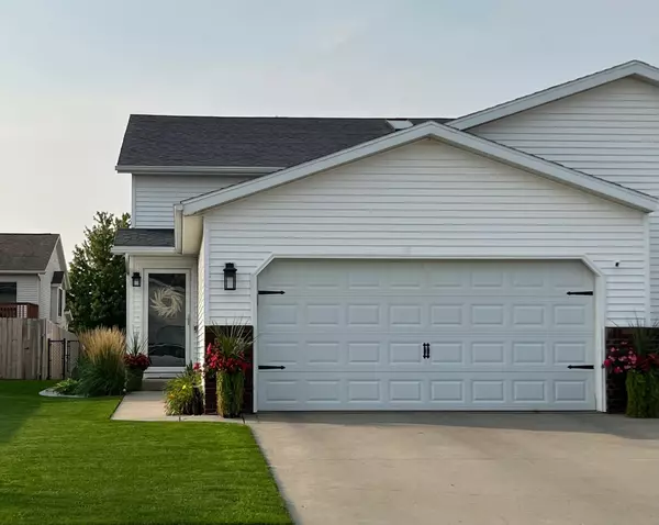 4306 39th AVE S, Fargo, ND 58104