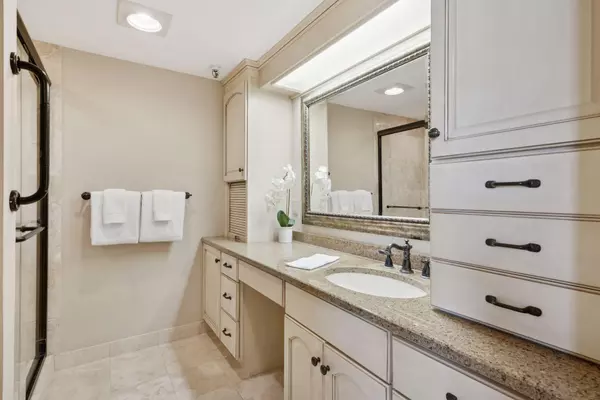 Edina, MN 55435,6566 France AVE S #901