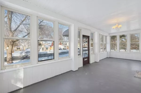 Shakopee, MN 55379,120 4th AVE E