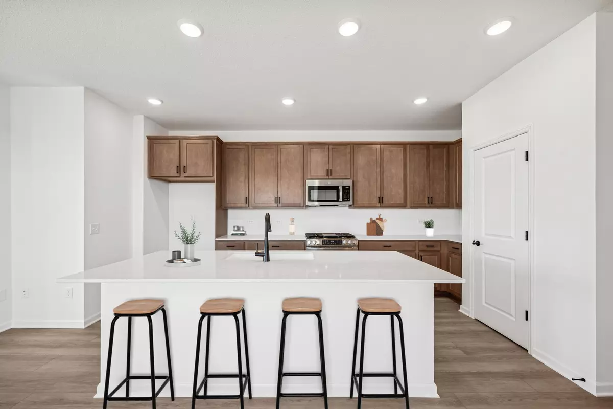 Maple Grove, MN 55369,10555 Harbor LN N