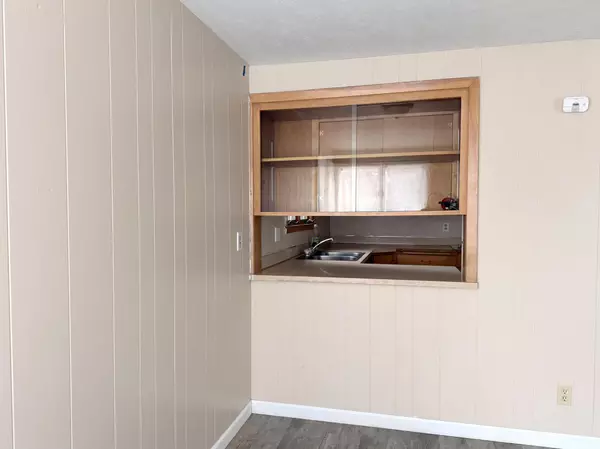 Windom, MN 56101,1332 8th AVE