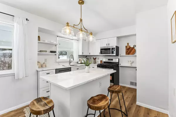 Minnetonka, MN 55305,11216 Minnetonka BLVD