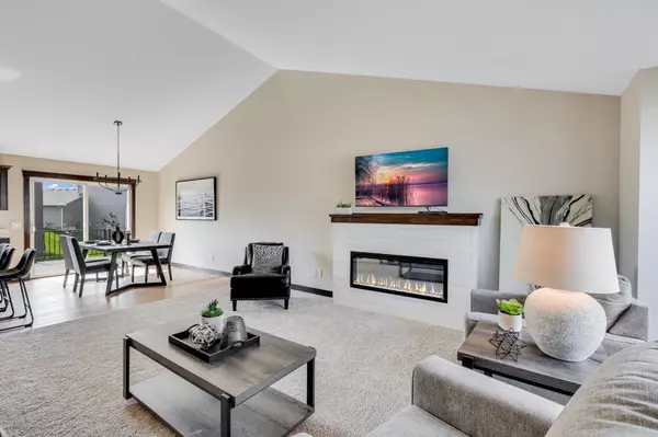 Lakeville, MN 55044,5266 177th ST W