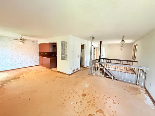 Eden Prairie, MN 55347,8265 Cypress LN