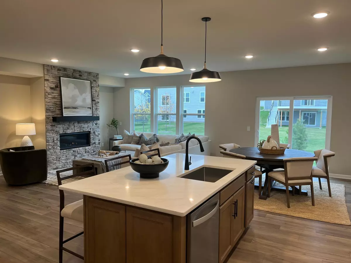 Woodbury, MN 55129,10374 Mcgregor BLVD