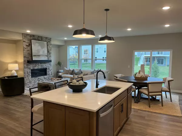 10374 Mcgregor BLVD, Woodbury, MN 55129