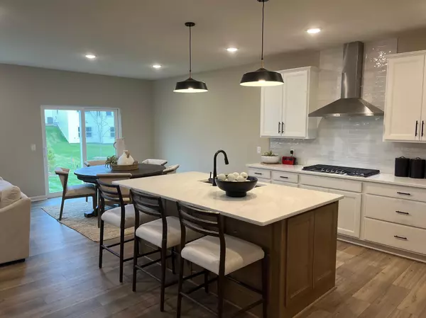 Woodbury, MN 55129,10374 Mcgregor BLVD