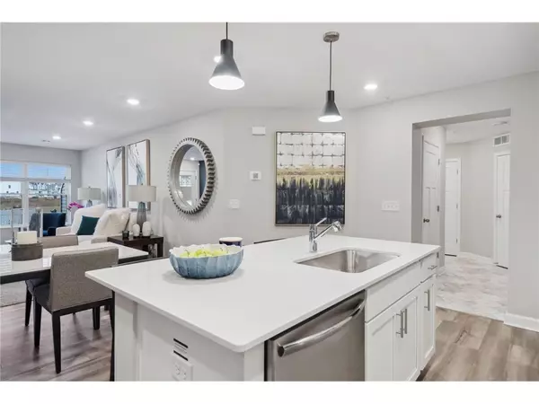 Woodbury, MN 55129,5289 Long Pointe PASS