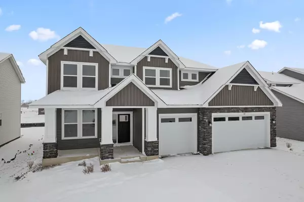 321 Ravencroft RD, Waconia, MN 55387