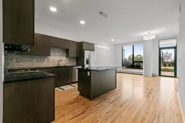 Minneapolis, MN 55415,1240 S 2nd ST #225