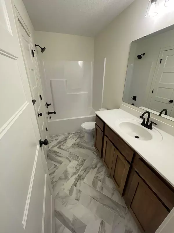 Cambridge, MN 55008,1437 34th AVE SW