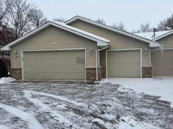 74 Cree Point DR, Mankato, MN 56001