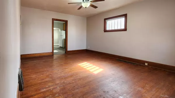 Fargo, ND 58102,735 14th ST N