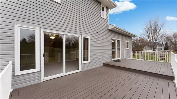 Medina, MN 55340,233 Cherry Hill Alcove