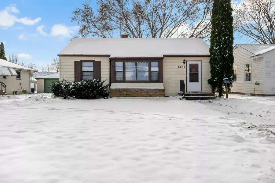 2032 Ames AVE, Saint Paul, MN 55119