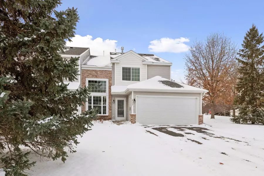 2732 Wagon Wheel Curve, Chaska, MN 55318