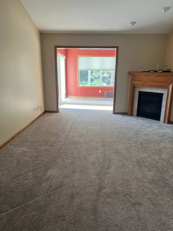 New Richmond, WI 54017,423 Cassandra DR #28