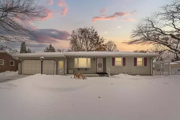 117 Sherrie LN, Woodbury, MN 55125