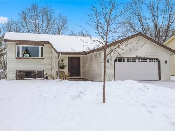 Vadnais Heights, MN 55127,4540 Greenhaven DR