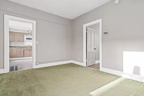 Saint Paul, MN 55103,673 Dale ST N