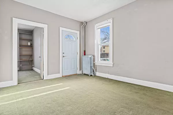 Saint Paul, MN 55103,673 Dale ST N