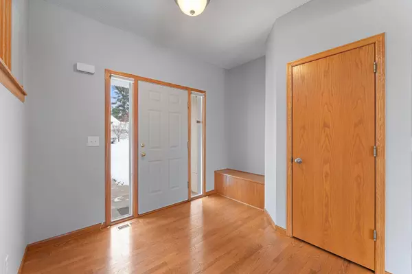 Eagan, MN 55122,1511 Deerwood BND